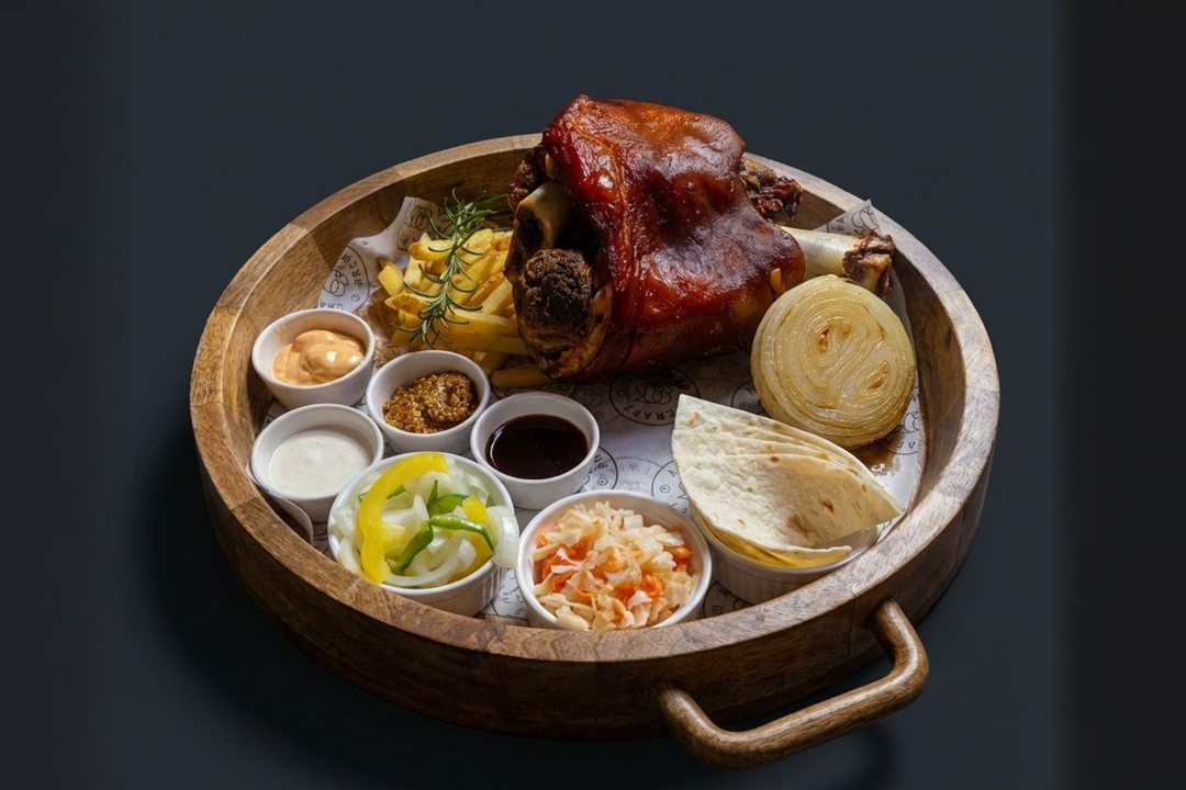 Schweinshaxe (Koleno)